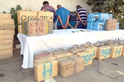 شرطي يخترق شبكة لتهريب «الخيط الطبي» إلى المغرب ومقايضته بالمخدرات