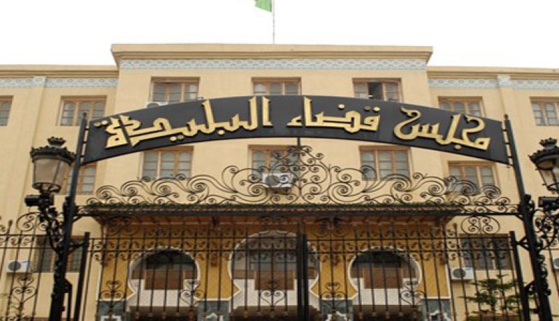 تزوير عقد أرض ملك لأيتام لبناء مسجد وبيع جزء آخر لشركة ألمانية للسيارات
