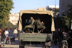 الجيش ينسحب من سليانة ولقاء بين نقابيين والحكومة حول الأزمة في العاصمة التونسية