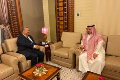 عمارة يلتقي برئيس الإتحاد العربي لكرة القدم