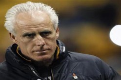 إقالة مدرب نادي ولفرهامبتون الإنجليزي لكرة القدم