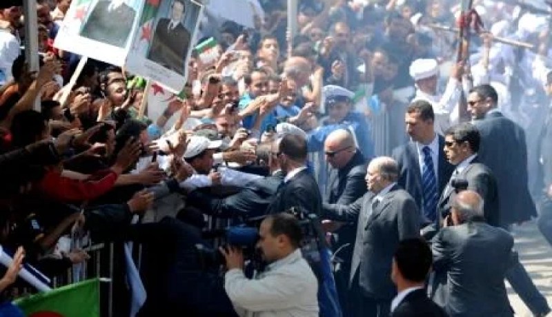 الشارع الجزائري.. نثق في الرئيس ولكن