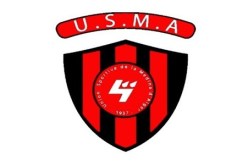 ايغيل يلغي حصة تدريبية لفريقه بسبب مباراة الخضر