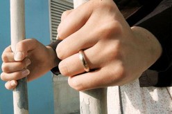 توقيف إمرأة تتاجر في بيع الخمور والأقراص المهلوسة بتيارت