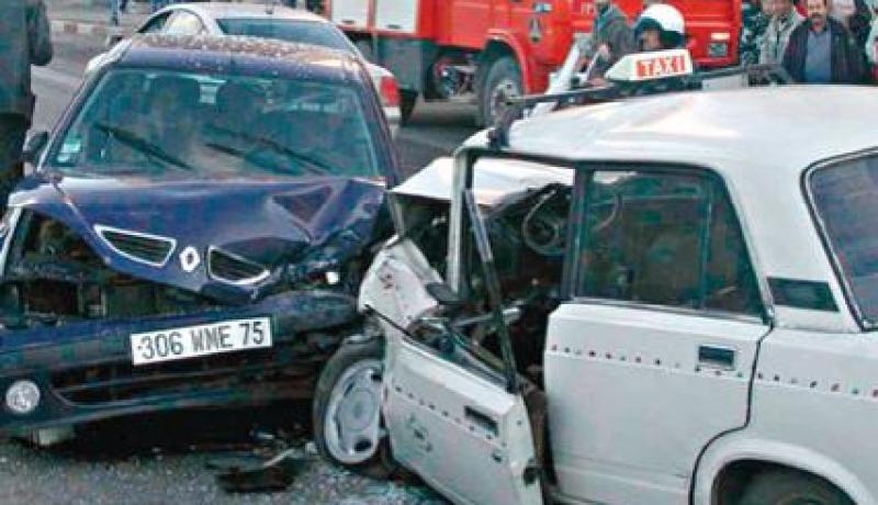 مقتل 5 أشخاص في حادث مرور مروع شمالي مدينة غرداية