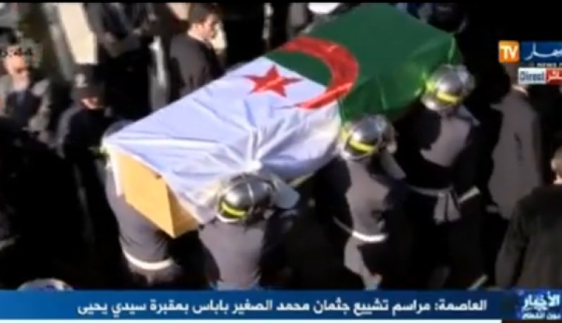بالفيديو.. جثمان محمد الصغير باباس يوارى الثرى بمقبرة سيدي يحي بالعاصمة
