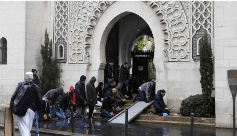 إعتقال 5 أشخاص أحرقوا مصلى للمسلمين في فرنسا