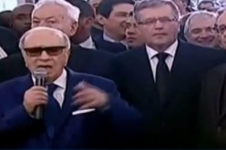 بالفيديو الرئيس التونسي السبسي يخطئ مع هولاند بالقول مرحبا فرانسوا ميتران