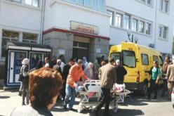 العميد عبد الرحمان أيوب يجرى عملية جراحية بالمستشفي العسكري عين النعجة