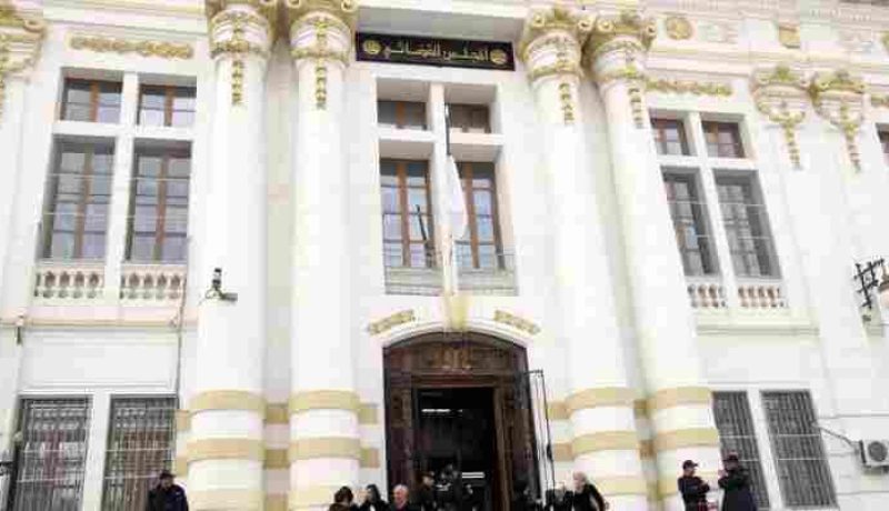15 سنة سجنا لشرطي سابق ومهرّب مرجان و”بڤار” لتهريبهم 130 كلغ من المخدرات