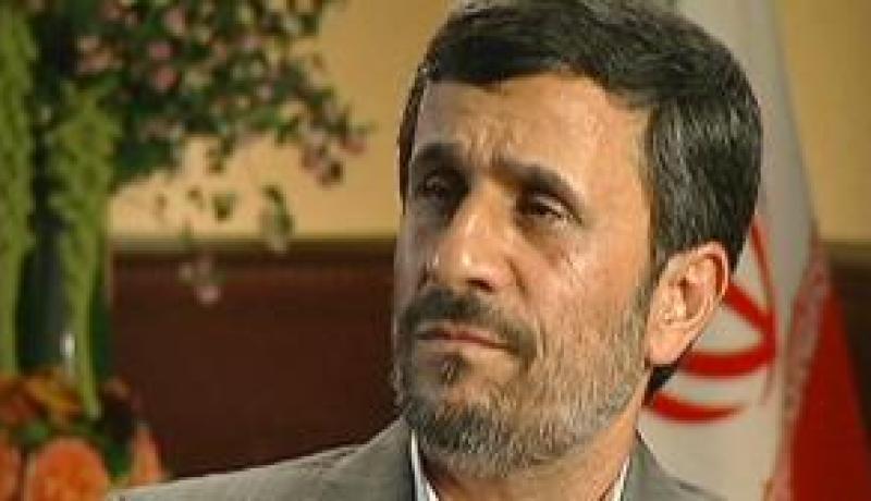 أحمدي  نجاد يؤكد ضرورة بدء الحوار الوطني لحل الأزمة السورية