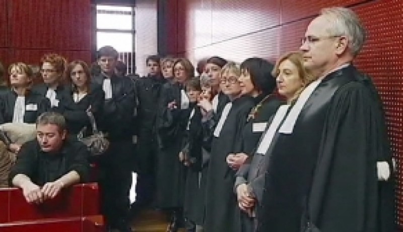 فوجان من القضاة في فرنسا للمشاركة في دورتين للتكوين