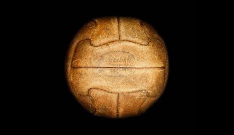 طرح كرة نهائي مونديال 1950 بين البرازيل والأوروغواي في المزاد العلني جوان المقبل