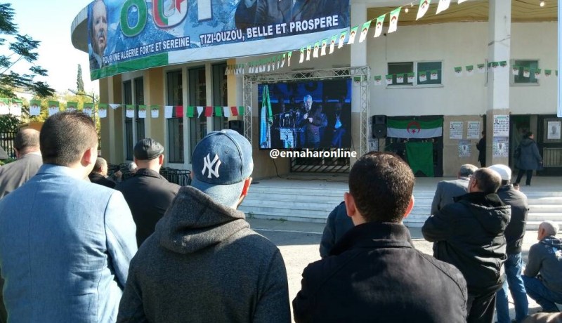 بالصور..تجمع أويحيى بـ”الداتاشو” بسبب الإكتظاظ