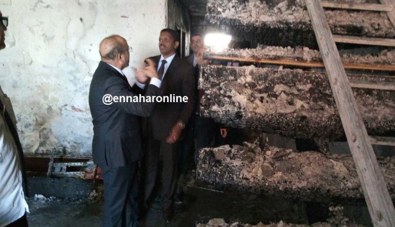 بالصور.. مرموري يقف على خسائر حريق مركب سيدي فرج