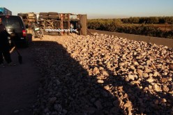 وفاة شخص وإصابة آخر في حادث إنقلاب شاحنة بغليزان