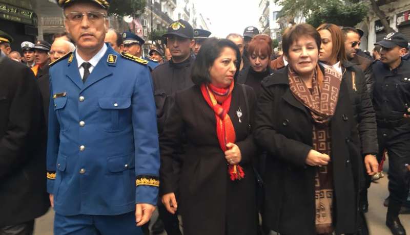 بن غبريت وزرواطي تشاركان الجزائريين احتفالات رأس السنة الامازيغية بساحة البريد المركزي