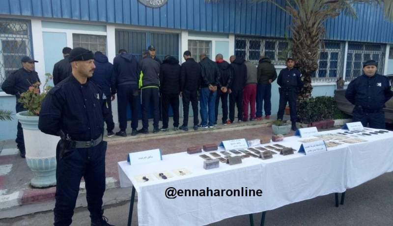 فتاة ضمن عصابة «عبدو المينور» وراء احتجاز شاب وتعذيبه ونشر صوره عاريا على الأنترنت!