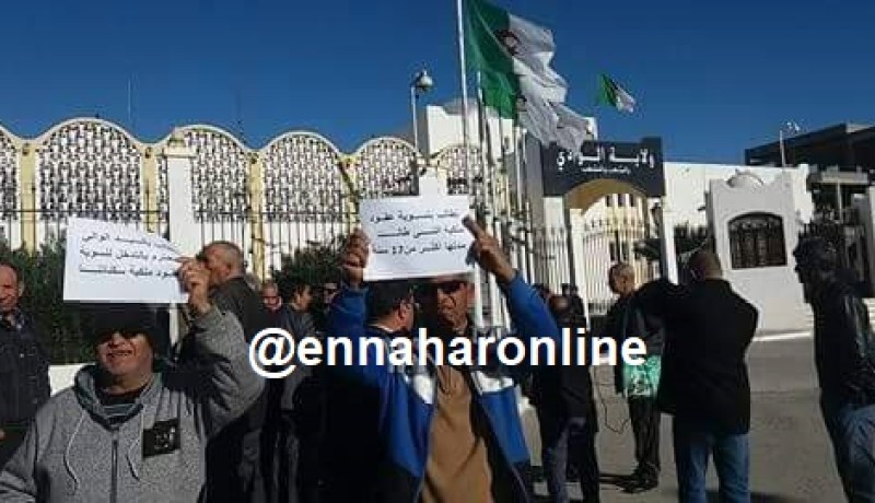 الوادي..سكان السكن التساهمي بحي “19 مارس غرب” يحتجون