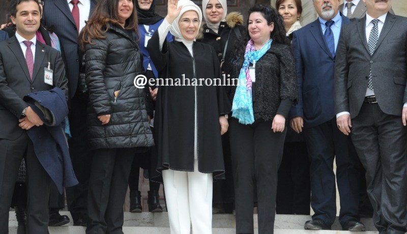بالصور والفيديو.. وصول زوجة أردوغان إلى مسجد “كتشاوة” بالعاصمة