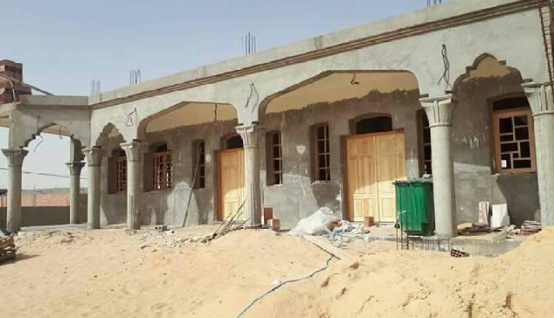بالصور.. سارق صندوق الزكاة بمسجد العقلة بالوادي خلف القضبان