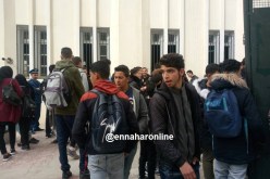 بالصور..طلبة الثانويات يطالبون بإلغاء الإمتحانات ببرج بوعريريج