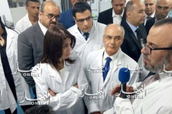 بالصور ..هدى فرعون ويوسفي يتفقدان وحدة تركيب البطاقات الإلكترونية بسيدي بلعباس