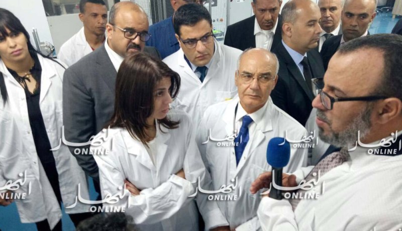بالصور ..هدى فرعون ويوسفي يتفقدان وحدة تركيب البطاقات الإلكترونية بسيدي بلعباس