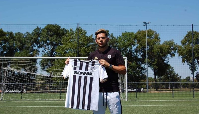 بالصور.. نادي أونجي يقدم الملالي بقميص الفريق