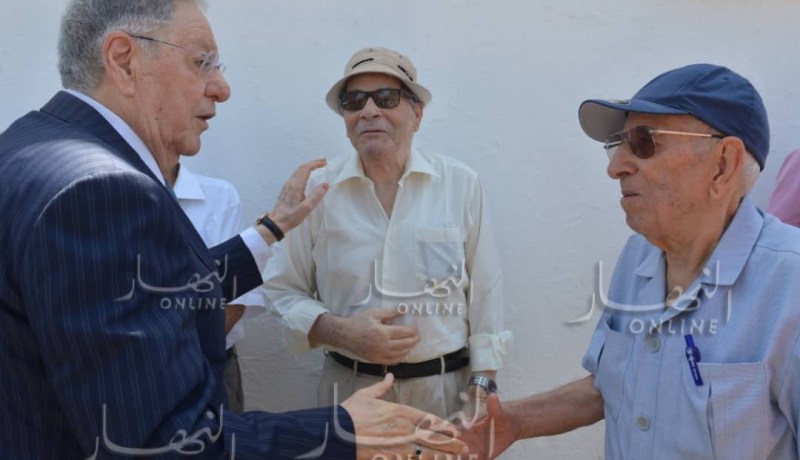 ولد عباس : “فقدنا اليوم عملاق.. كان رجلا وأرڤاز”