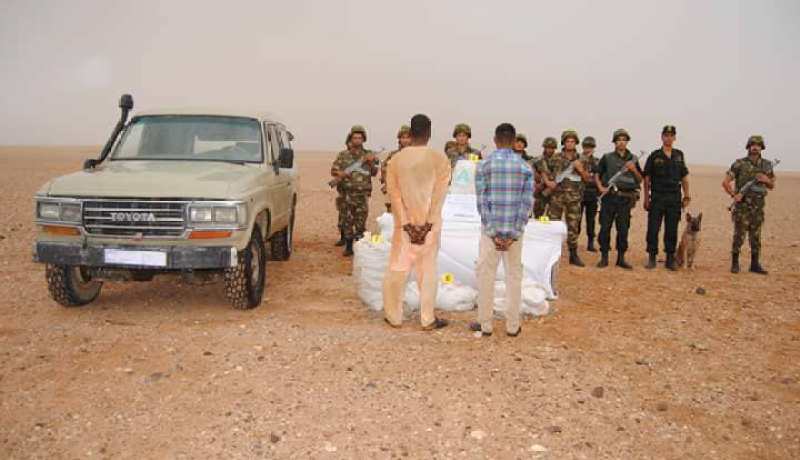 الجيش يوقف 20 مهربا و06 أكياس من خليط الذهب بتمنراست و برج باجي مختار