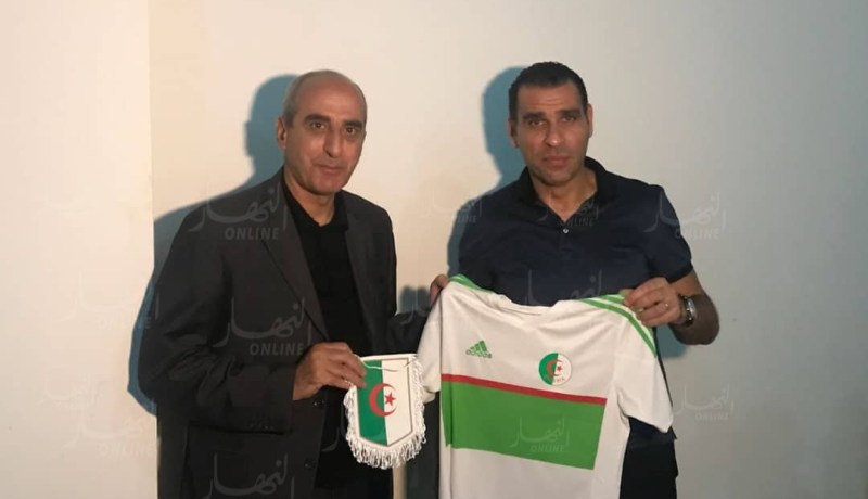 بالصور.. زطشي يُكرم سفير الجزائر بالسنغال