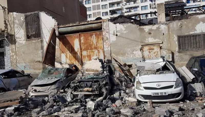 وفاة شخص باولاد فايت وسقوط جدار على 4 سيارات ببلكور بسبب الرياح