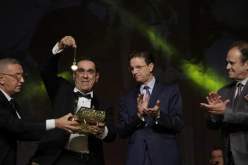 عائلة الفرقاني تهدي الرئيس بوتفليقة ساعة فقيد أغنية المالوف الحاج محمد الطاهر