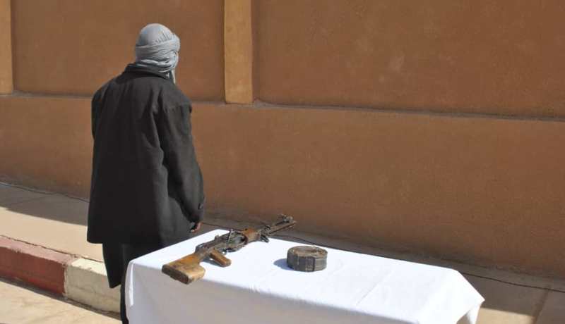 إرهابي يسلم نفسه للسلطات العسكرية بتمنراست