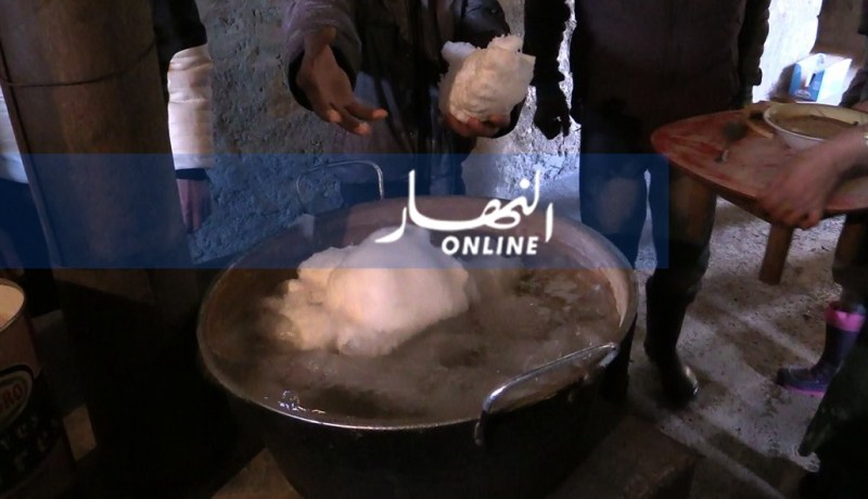 بالصور.. سكان أولاد بشينة يشربون مياه الثلوج ويؤكدون نفاذ المؤونة بباتنة