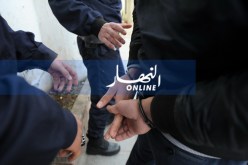 توقيف جمركي بحوزته مسدسا غير مرخص به وفرار مرافقيه بتبسة