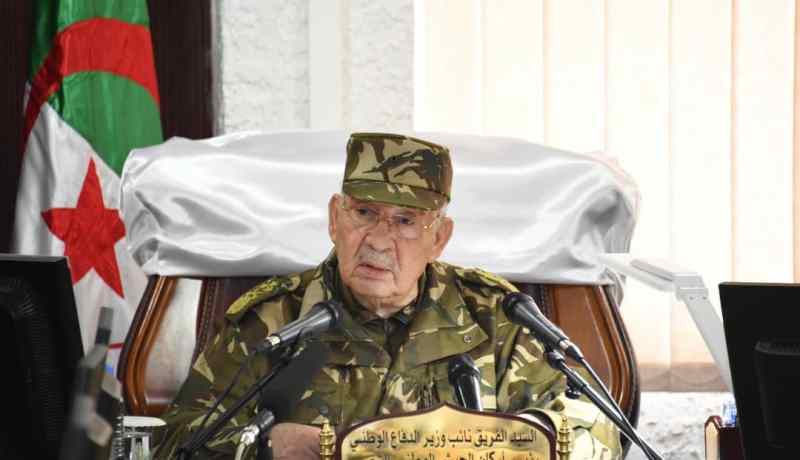 قايد صالح يدعو أبناء الجزائر أن يكونوا حصنها المنيع في ظل هذه المرحلة الحاسمة