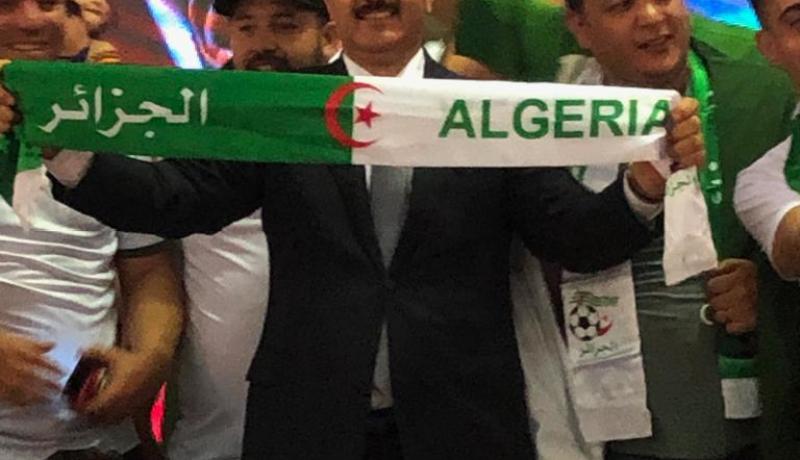 حاكم دبي يهنئ الخضر.. وسفير الجزائر في الإمارات يحتفل بالفوز بالكأس