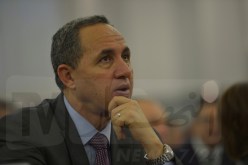 ميهوبي يعزي بن صالح في وفاة شقيقته الصغرى