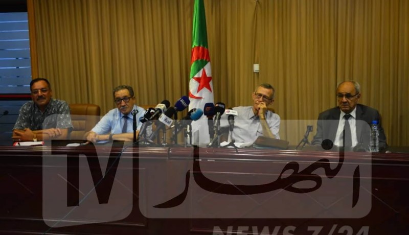 هيئة الحوار والوساطة تلتقي بمجموعة من فواعل الحراك والمجتمع المدني