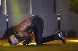 صورة محمد رمضان ساجدا تغضب جمهوره