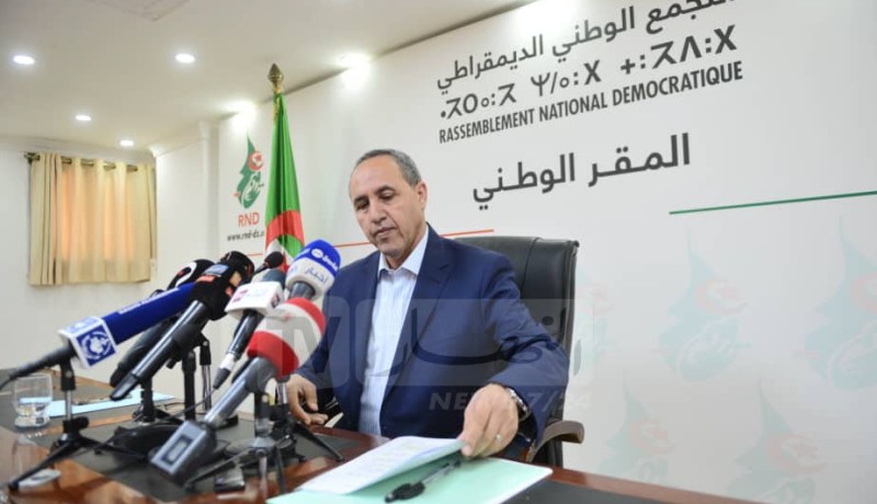 ميهوبي يشيد بالدور الفعال للسلك الدبلوماسي بالخارج في حل الأزمة