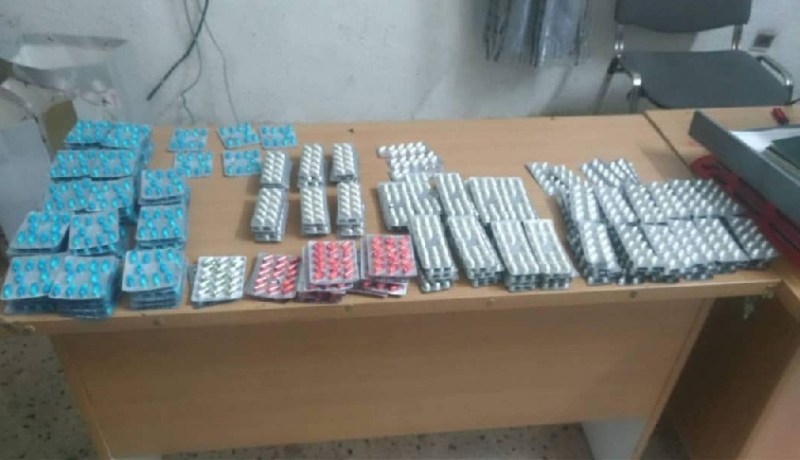 حجز 2452 قرص مهلوس في المركز الحدودي أم الطبول
