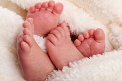بعد أكثر من 7 سنوات من الإنتظار.. زوجان يفقدان إبنيهما التوأم في حريق مستشفى الوادي