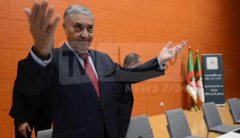 بن فليس: “أنا مستعد لتحمل المسؤولية كجزائري لخدمة البلد وإخراجه من الأزمة”