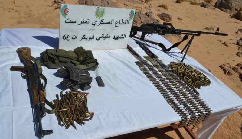 كشف مخبأ للذخيرة يحتوي على مسدسات من مختلف الأنواع بتمنراست