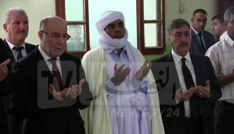 شاهد.. هذا ما قام به شيخ وطلبة زاوية الهدى أثناء زيارة بلمهدي