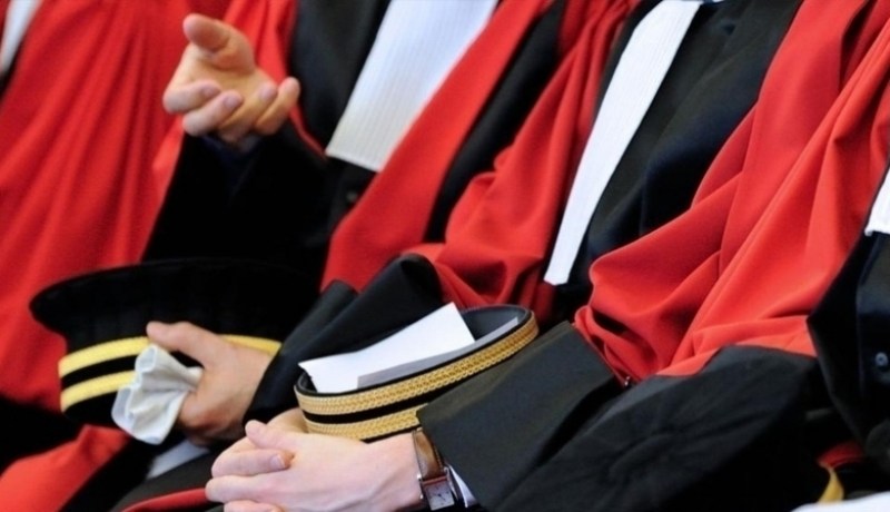 إنهاء مهام قاضيين وإحالتهما على التقاعد