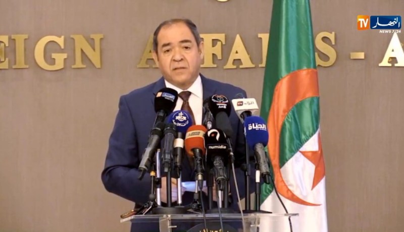 بوقادوم يجدّد استعداد الجزائر لاحتضان الحوار الليبي